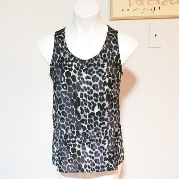 FREE with bundle! Express split back georgette leopard print animal print top - Picture 7 of 8
